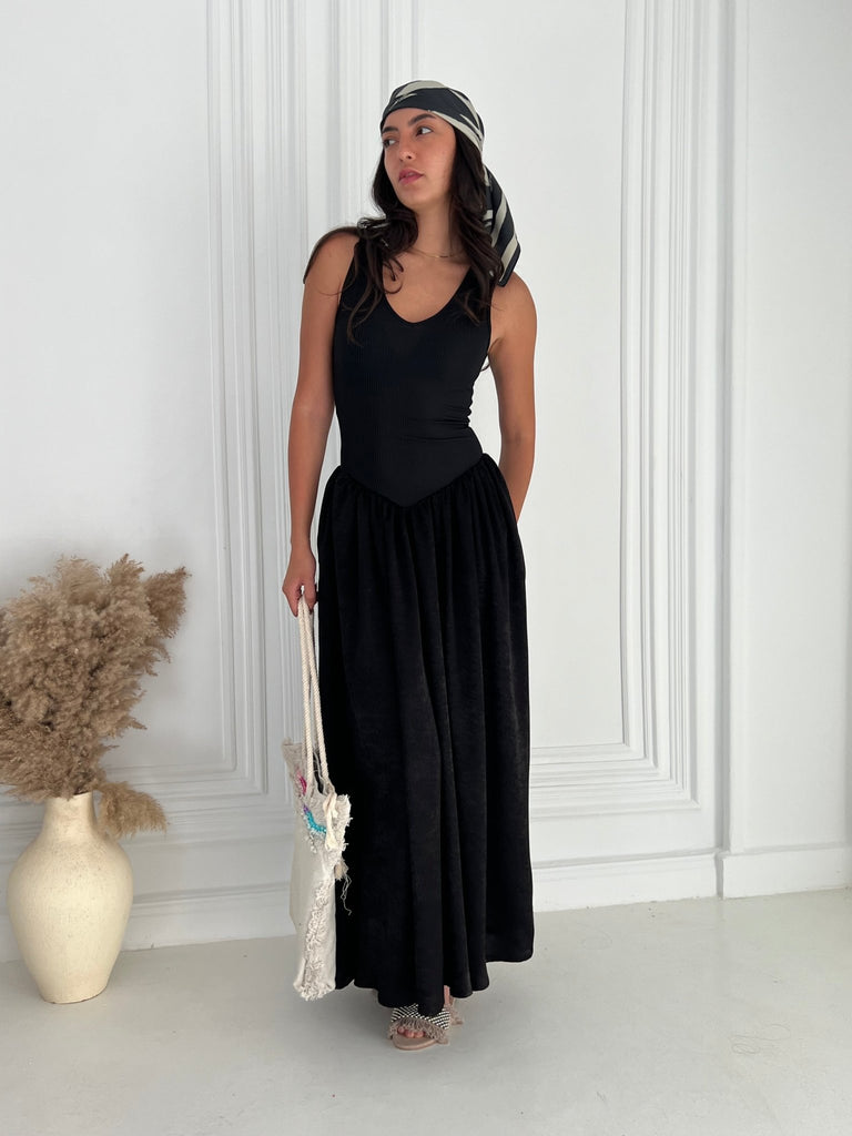 Black V Curve Dress - Mii