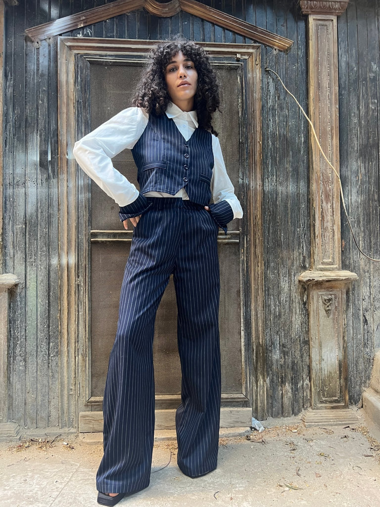 White Shirt with Navy Pinstripe Collar - Mii