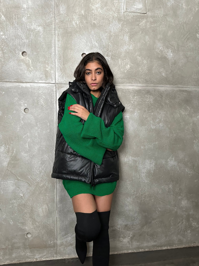 Black Oversized Puffer Vest - Mii